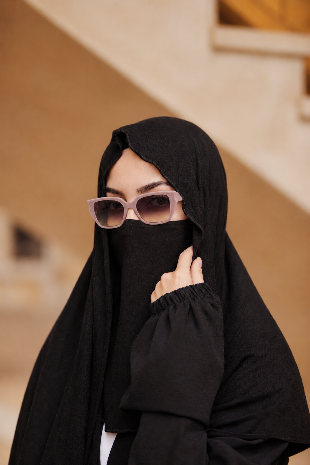 Dior Women’s Oversized Cat-Eye Sunglasses – Dusty Pink Frame with Gradient Lenses